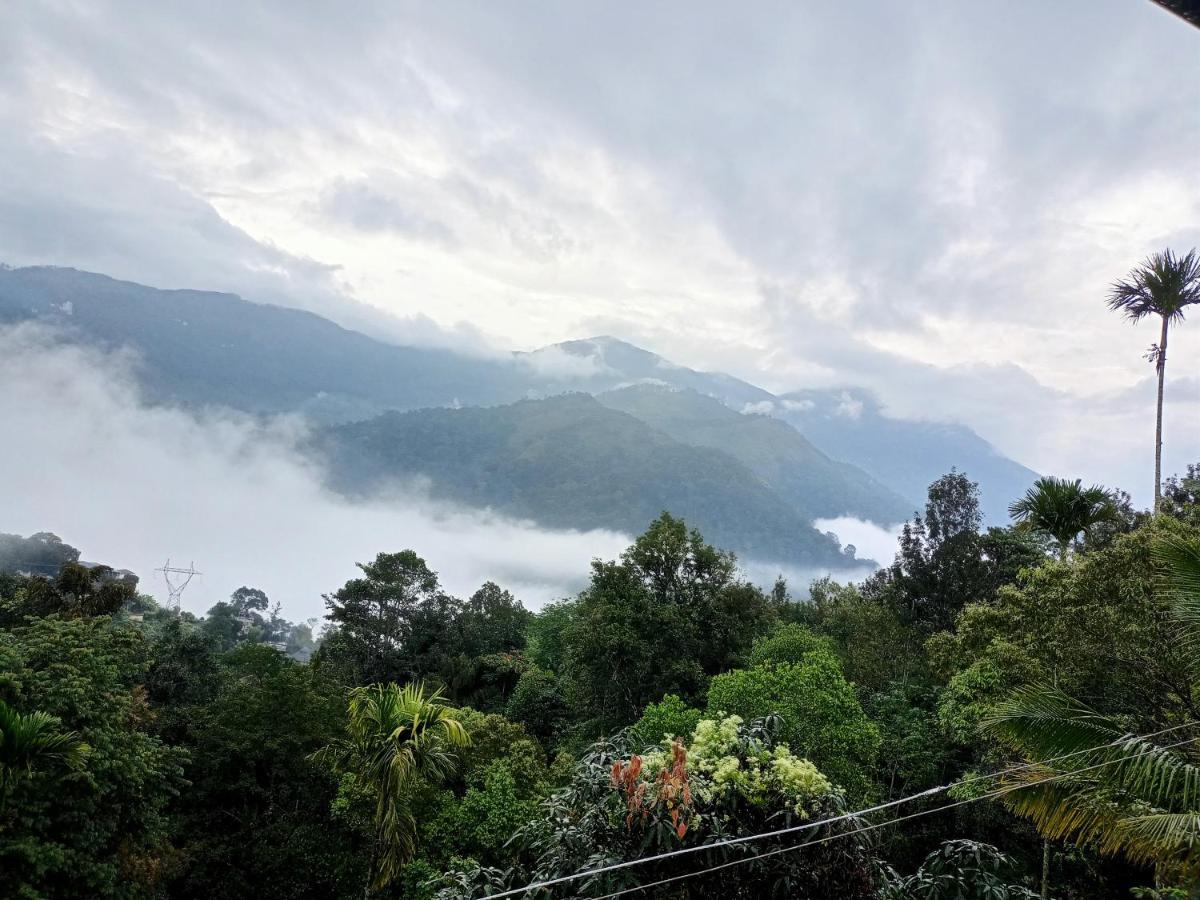 La Casa De Alexa Homestay Idukki Exterior foto